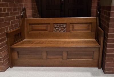 Box-seat pew with lift-up lid