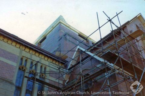 Dome parapet and block laying