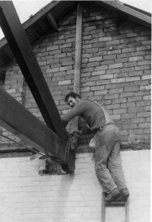 1974-Roof-beam-removal-1