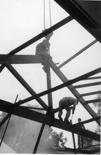 1974-Roof-beam-removal-2