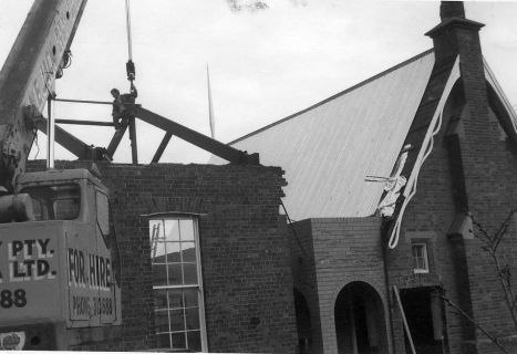 1974-Roof-beam-removal-3