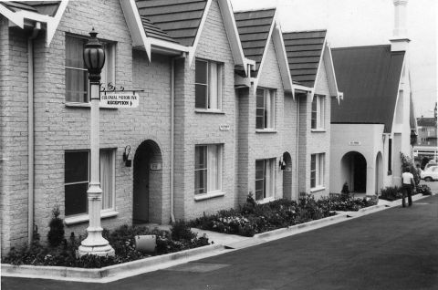 1974-Unit-toward-elizabeth-st