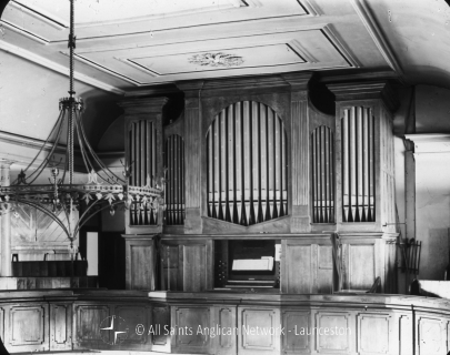 1900-ca-interior-looking-west