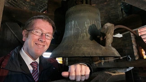 2016-St-Johns-bell-with-David-Morris-Mercury-photo