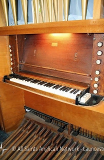 Original-St-Johns-organ-now-at-Franklin