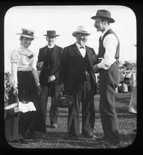 1900-Clergy-and-parishioners-at-the-Sunday-School-Treat