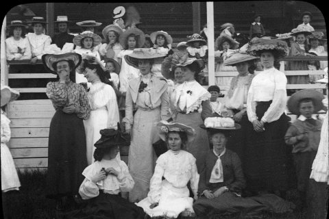 1900-Enjoying-the-day-Sunday-School-Treat