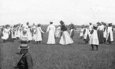 1900-Games-at-Sunday-School-Treat