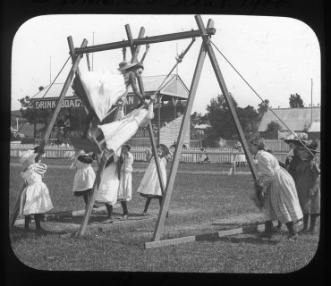 1900-On-the-swings-Sunday-School-Treat