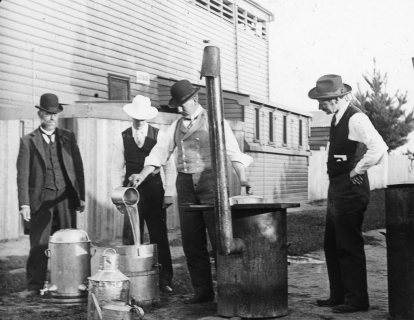 1900-Refreshment-time-Sunday-School-Treat