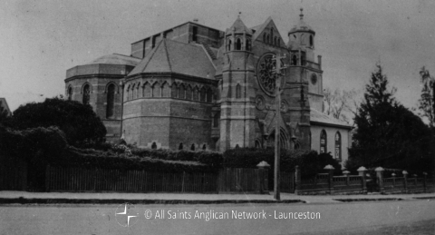 1930s-new-and-old-building-from-Elizabeth-St