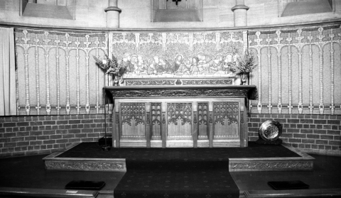 1939-ca-communion-table-in-sanctuary