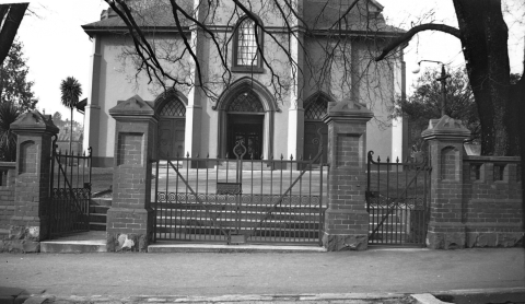 1939-ca-view-of-main-entrance-from-west