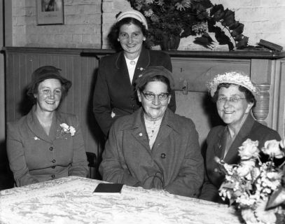 1950s-womens-group