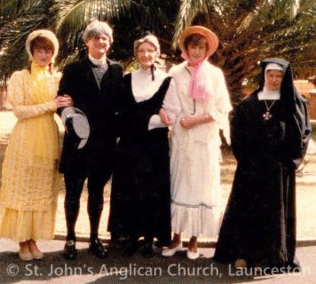 1983 ca Batman Festival - Horth family and other.jpg