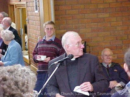 2001 Greg Clifton rector 1993-2004.jpg