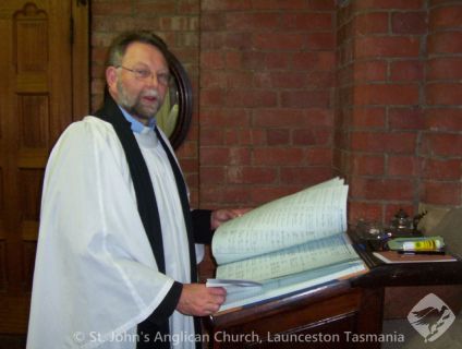 2006 Revd Roger Hesketh Senior Associate Priest 2002-11.jpg