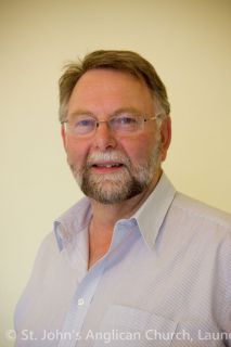 2010 Revd Roger Hesketh  Senior Associate Priest 2002-11.jpg