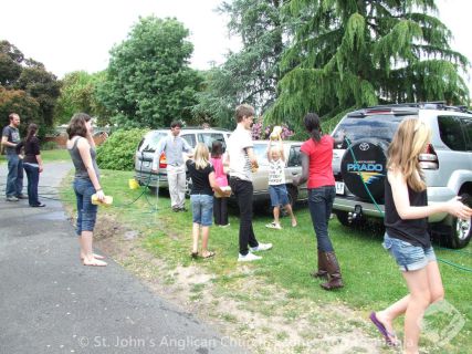 2010 Youth Group carwash fundraiser.jpg