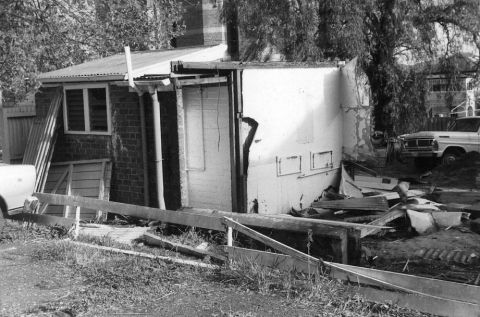 1974-Last-stand-goeth-2