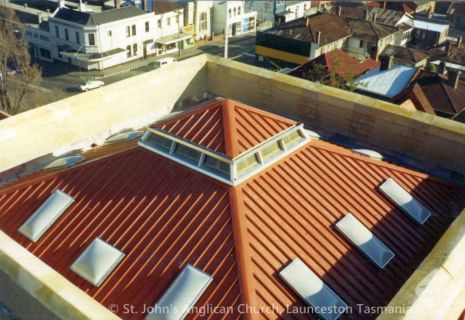 1982 - June - Completed dome roof and parapet