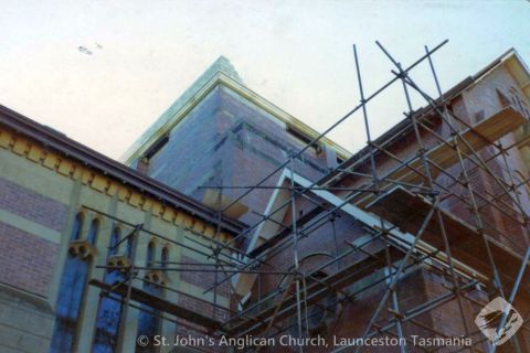 Dome parapet and block laying